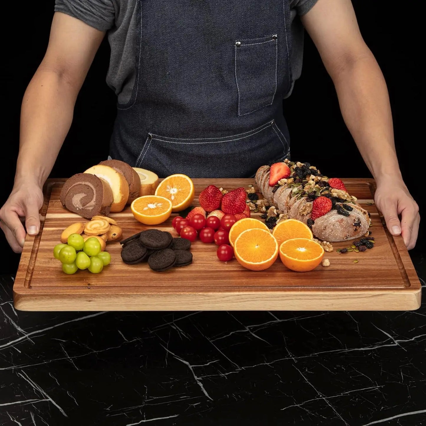 TWISTER.CK Acacia Wood Cutting Board With Side Handles For Meat